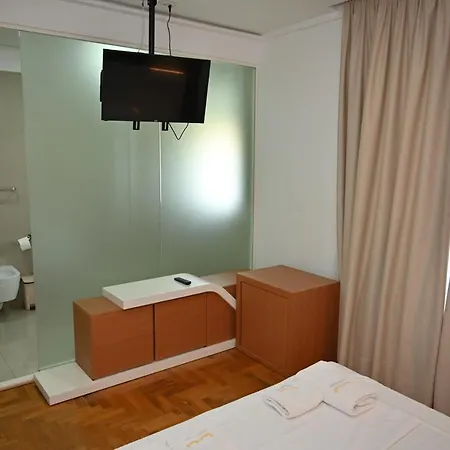Hotel Thea *