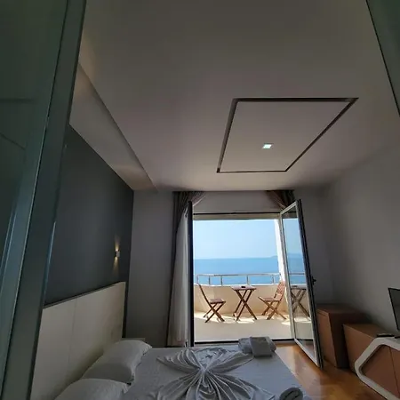 Thea * Vlore