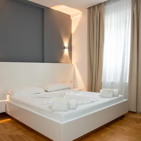 Hotel Thea *